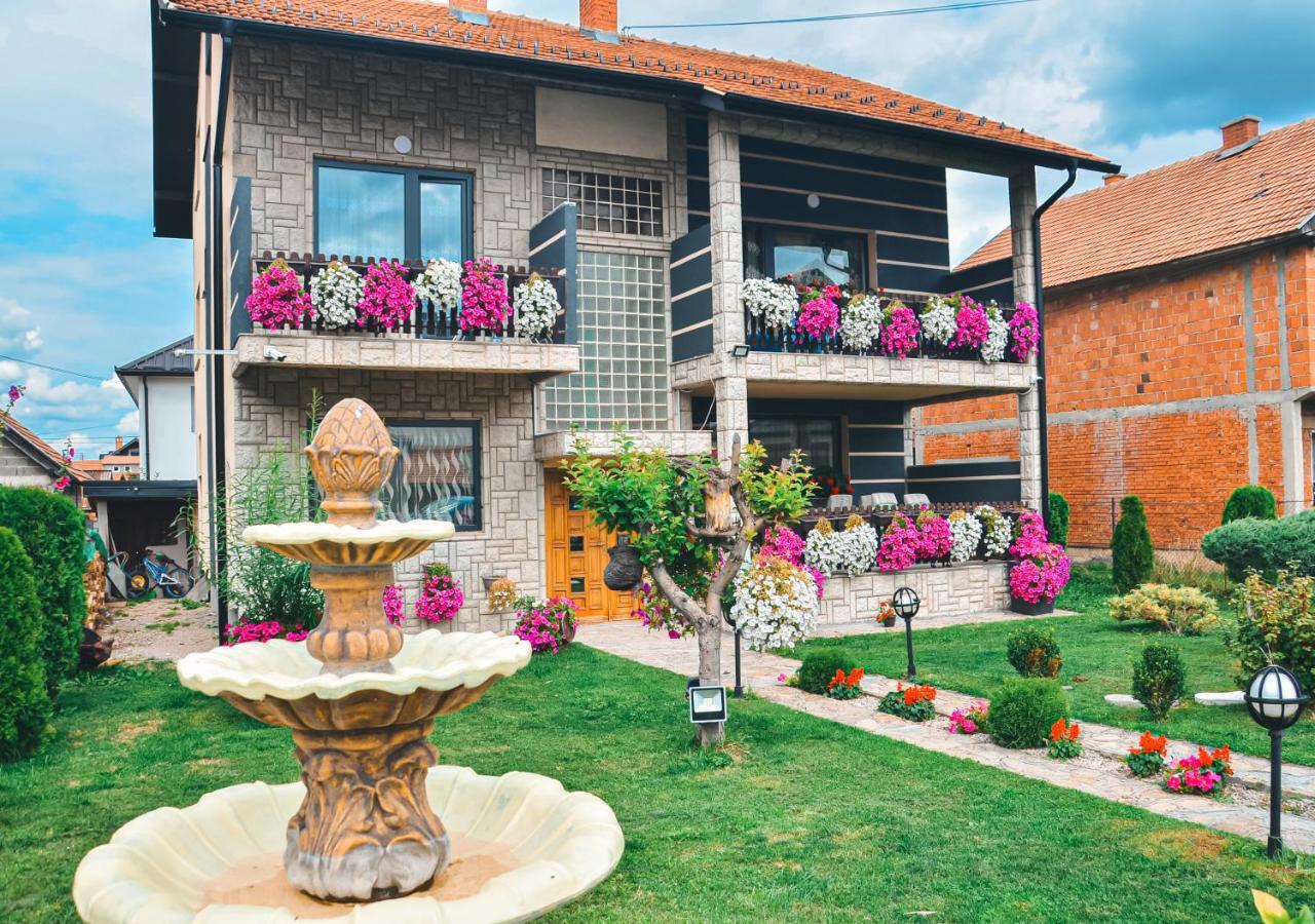 Vila Petunija Сеница Экстерьер фото