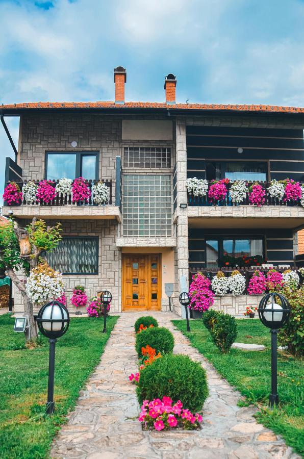 Vila Petunija Сеница Экстерьер фото